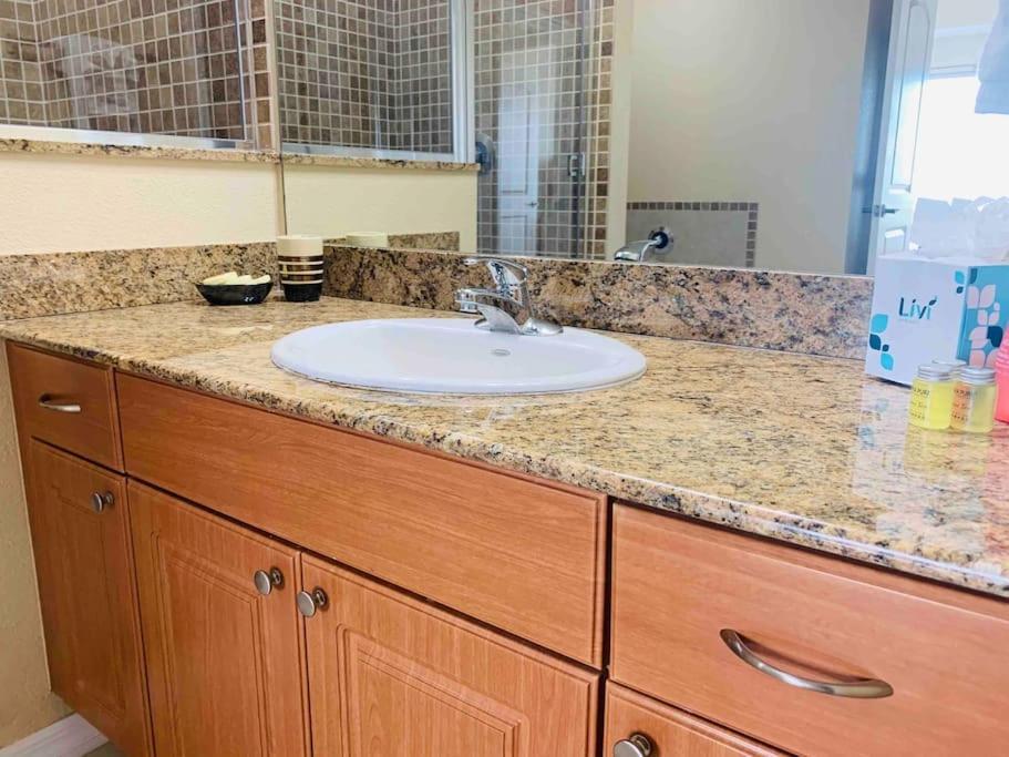 Walking Distance From Universal One Bedroom Resort Orlando Exterior photo
